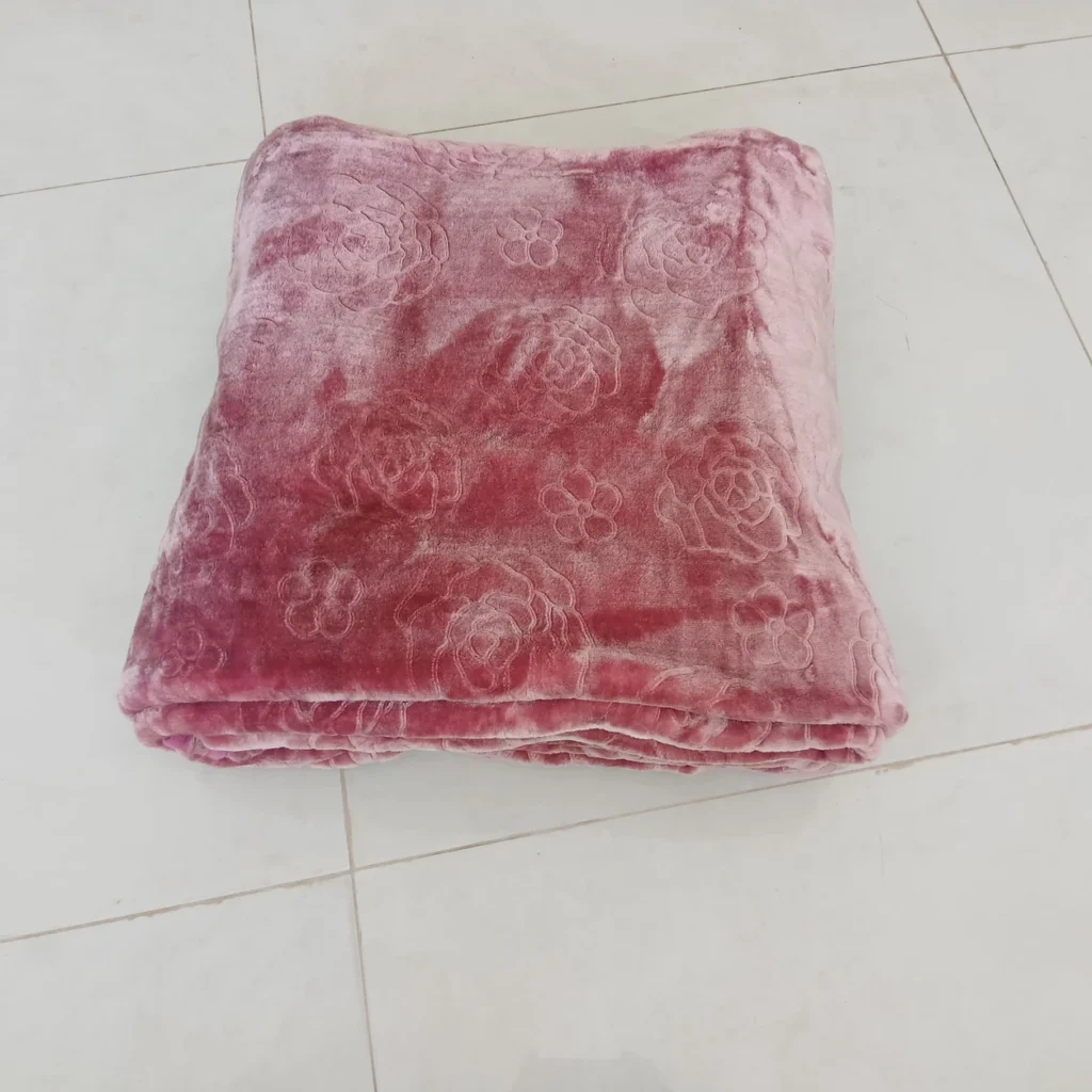 تاه شده پتو ژله‌ای گل برجسته دو نفره صورتی